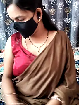 Snapshot of Lalitha-1995 chatting on April 26, 6:55 am Lalitha-1995 online show from April 26, 6:55 am
