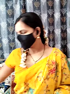 Snapshot of Lalitha-1995 chatting on April 28, 4:06 am Lalitha-1995 online show from April 28, 4:06 am