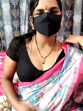 Snapshot of Lalitha-1995 chatting on May 17, 4:21 am Lalitha-1995 online show from May 17, 4:21 am