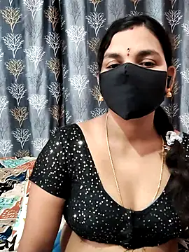 Snapshot of Lalitha-1995 chatting on May 21, 3:57 am Lalitha-1995 online show from May 21, 3:57 am