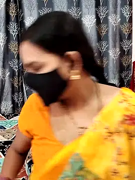 Snapshot of Lalitha-1995 chatting on May 24, 6:40 am Lalitha-1995 online show from May 24, 6:40 am