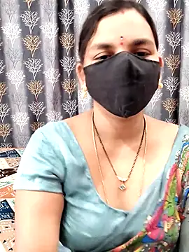 Snapshot of Lalitha-1995 chatting on June 2, 5:20 am Lalitha-1995 online show from June 2, 5:20 am