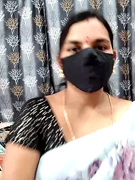 Snapshot of Lalitha-1995 chatting on June 15, 6:37 am Lalitha-1995 online show from June 15, 6:37 am
