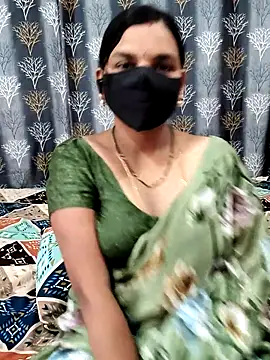 Snapshot of Lalitha-1995 chatting on June 18, 4:35 am Lalitha-1995 online show from June 18, 4:35 am