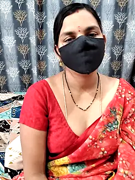 Snapshot of Lalitha-1995 chatting on June 20, 4:48 am Lalitha-1995 online show from June 20, 4:48 am