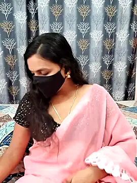 Snapshot of Lalitha-1995 chatting on July 16, 4:51 am Lalitha-1995 online show from July 16, 4:51 am