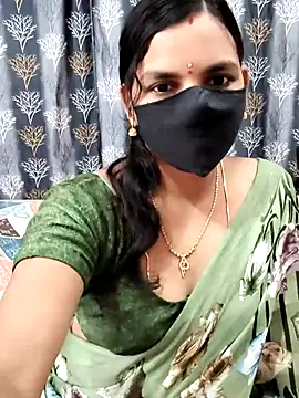 Snapshot of Lalitha-1995 chatting on July 20, 7:55 am Lalitha-1995 online show from July 20, 7:55 am