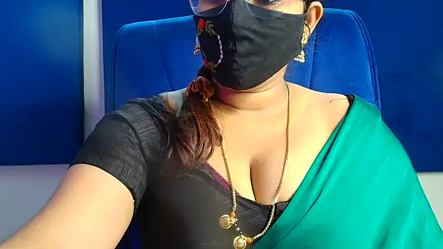 Snapshot of Anjalistar chatting on July 6, 3:47 am Anjalistar online show from July 6, 3:47 am