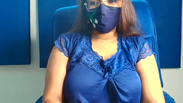 Snapshot of Anjalistar chatting on July 10, 9:56 am Anjalistar online show from July 10, 9:56 am