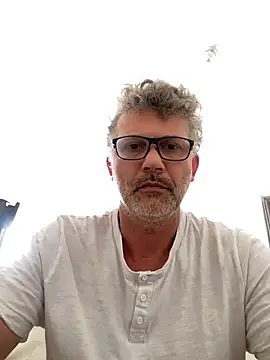 Snapshot of max219 chatting on April 20, 3:59 pm max219 online show from April 20, 3:59 pm