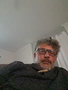 Snapshot of max219 chatting on May 17, 7:21 pm max219 online show from May 17, 7:21 pm