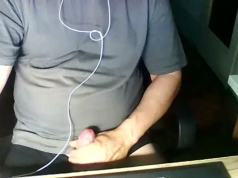 Snapshot of zee06 chatting on May 5, 8:28 pm zee06 online show from May 5, 8:28 pm