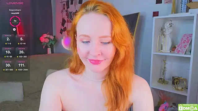 Snapshot of JoyceJones chatting on October 26, 7:09 pm JoyceJones online show from October 26, 7:09 pm