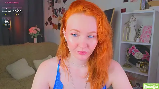 Snapshot of JoyceJones chatting on November 10, 7:13 pm JoyceJones online show from November 10, 7:13 pm