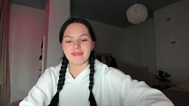 EwelynScott online show from February 12, 4:13 pm