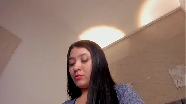 Lunaa bellaa online show from March 5, 8:05 pm