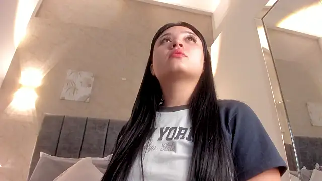 Lunaa bellaa online show from March 8, 2:04 am