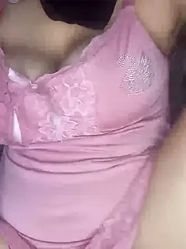 Snapshot of yaraa49 chatting on February 3, 8:19 am yaraa49 online show from February 3, 8:19 am