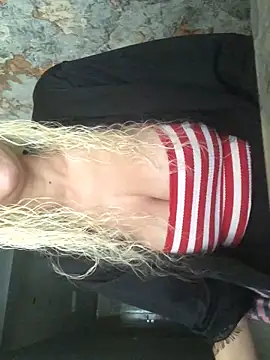 Snapshot of AlevNaz chatting on April 24, 2:08 pm AlevNaz online show from April 24, 2:08 pm