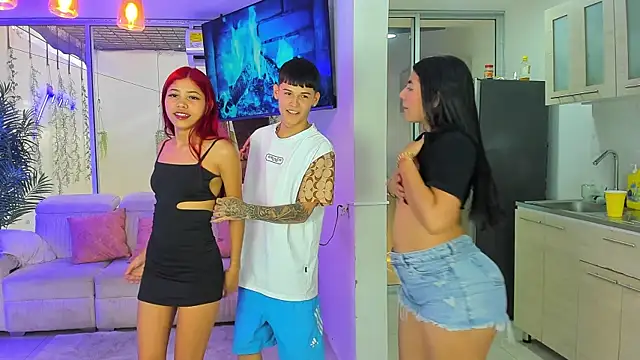 stangirls  online show from March 31, 9:26 pm