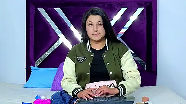 cuteeimy online show from November 25, 6:08 pm