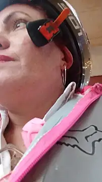 carolinhe  online show from November 21, 7:56 pm