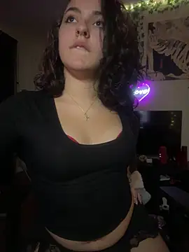 Snapshot of babykalirose chatting on June 4, 1:22 am babykalirose online show from June 4, 1:22 am