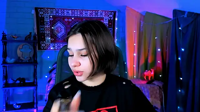 KimClarks  online show from February 21, 3:02 pm