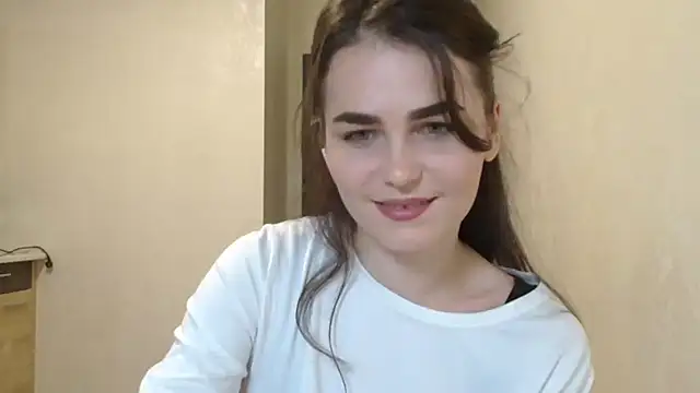 Silviaa a online show from November 28, 9:50 pm