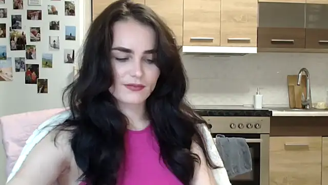 Silviaa a online show from December 4, 7:55 pm