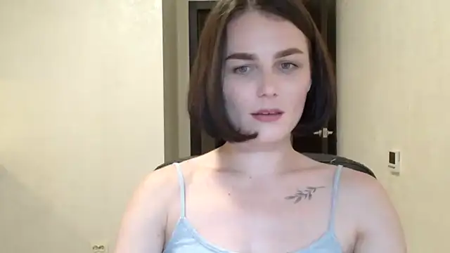 Snapshot of Silviaa_a chatting on June 21, 8:33 pm Silviaa a online show from June 21, 8:33 pm