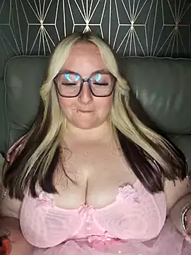 BBW Diamond xox online show from September 14, 8:30 pm
