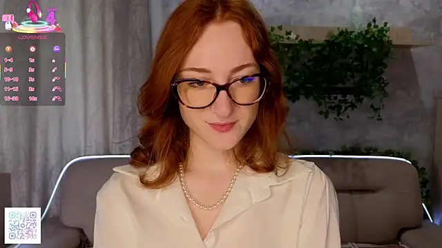 VeronaHascall online show from September 17, 4:25 am