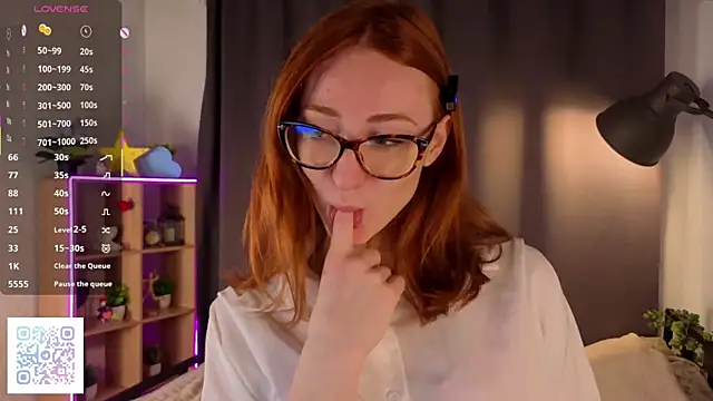 VeronaHascall online show from October 19, 4:46 am
