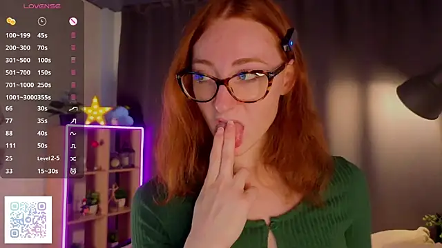 VeronaHascall online show from October 21, 5:08 am