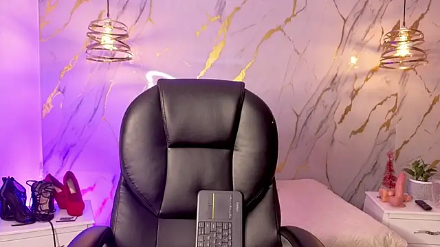 Snapshot of Scaarlettfox chatting on February 21, 7:59 pm Scaarlettfox online show from February 21, 7:59 pm