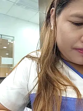 Snapshot of Sweetheart_Claire chatting on April 27, 2:42 am Sweetheart Claire online show from April 27, 2:42 am
