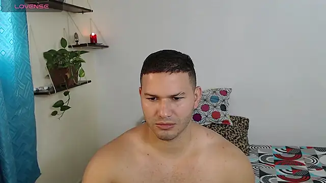 Snapshot of Tim_mz01 chatting on July 17, 6:35 pm Tim mz01 online show from July 17, 6:35 pm