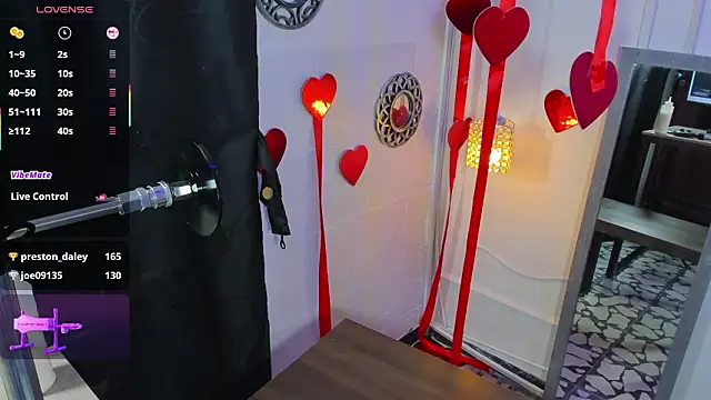 Snapshot of bigboobs_violeta chatting on February 19, 8:27 pm bigboobs violeta online show from February 19, 8:27 pm