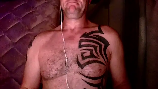 Snapshot of Yournaughty chatting on October 5, 5:17 am Yournaughty online show from October 5, 5:17 am