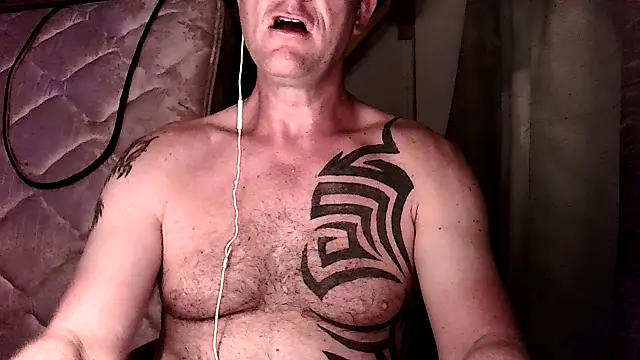 Snapshot of Yournaughty chatting on June 2, 5:20 am Yournaughty online show from June 2, 5:20 am