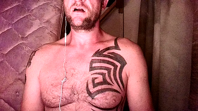 Snapshot of Yournaughty chatting on July 4, 7:36 am Yournaughty online show from July 4, 7:36 am