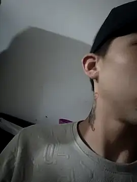 Snapshot of ranbomanel chatting on February 27, 1:49 am ranbomanel online show from February 27, 1:49 am