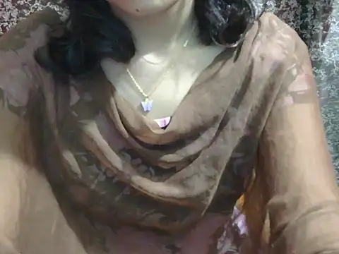 Snapshot of lovely_soniya chatting on April 25, 6:38 am lovely soniya online show from April 25, 6:38 am