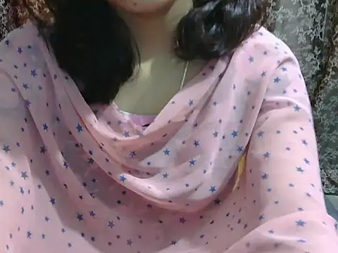 Snapshot of lovely_soniya chatting on April 30, 7:04 am lovely soniya online show from April 30, 7:04 am