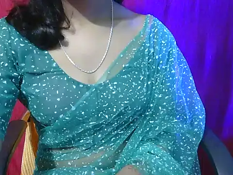 Snapshot of lovely_soniya chatting on May 2, 4:17 am lovely soniya online show from May 2, 4:17 am
