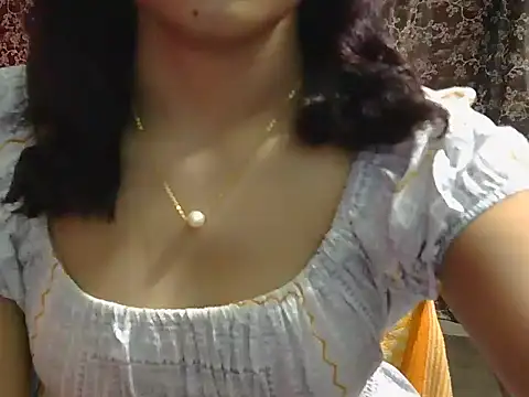 Snapshot of lovely_soniya chatting on May 30, 5:37 am lovely soniya online show from May 30, 5:37 am