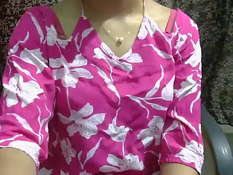 Snapshot of lovely_soniya chatting on June 5, 7:47 am lovely soniya online show from June 5, 7:47 am