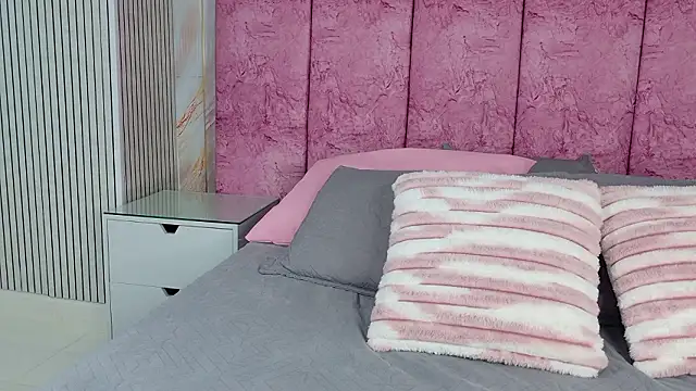 emmacurvy online show from March 3, 3:12 am