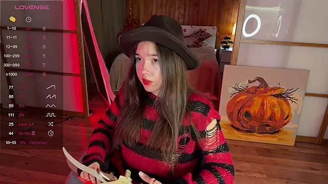 Snapshot of PlumyBun chatting on October 31, 1:12 pm PlumyBun online show from October 31, 1:12 pm